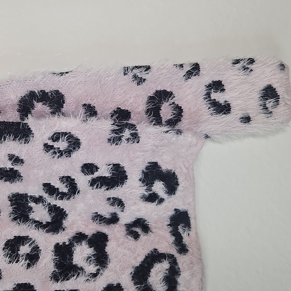 Wild Fable Pink Leopard Print Fuzzy Sweater Size M - Picture 7 of 13